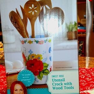 SOLD er Woman, Sweet Rose crockery set with wooden utensils. Stoneware set